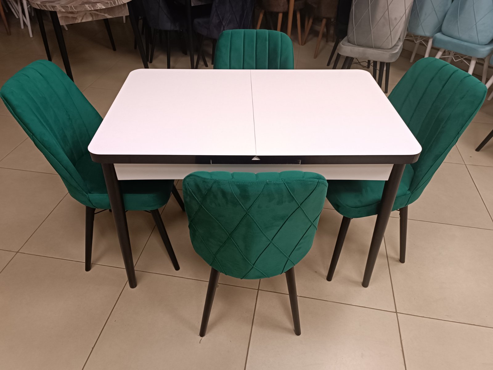 Set de masă ES 222 (4 scaune)