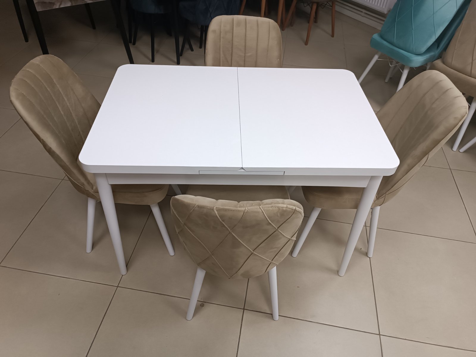 Set de masă ES 231 (4 scaune)