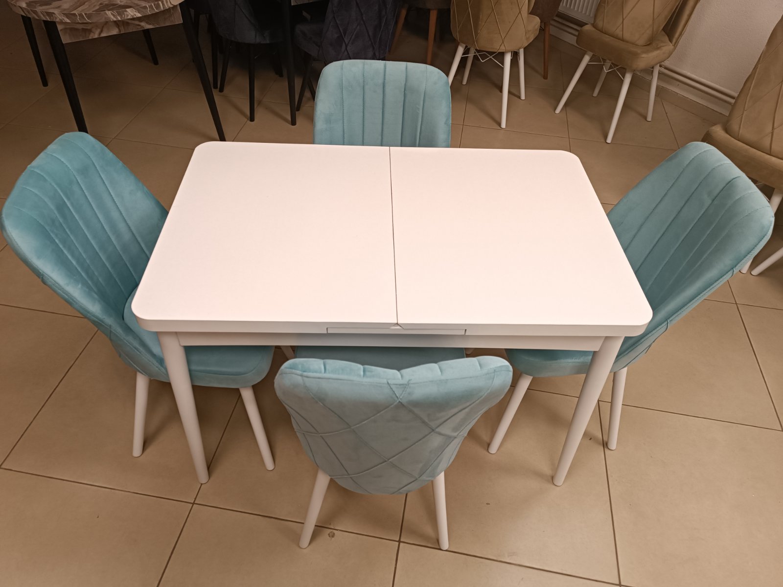 Set de masă ES 232 (4 scaune)
