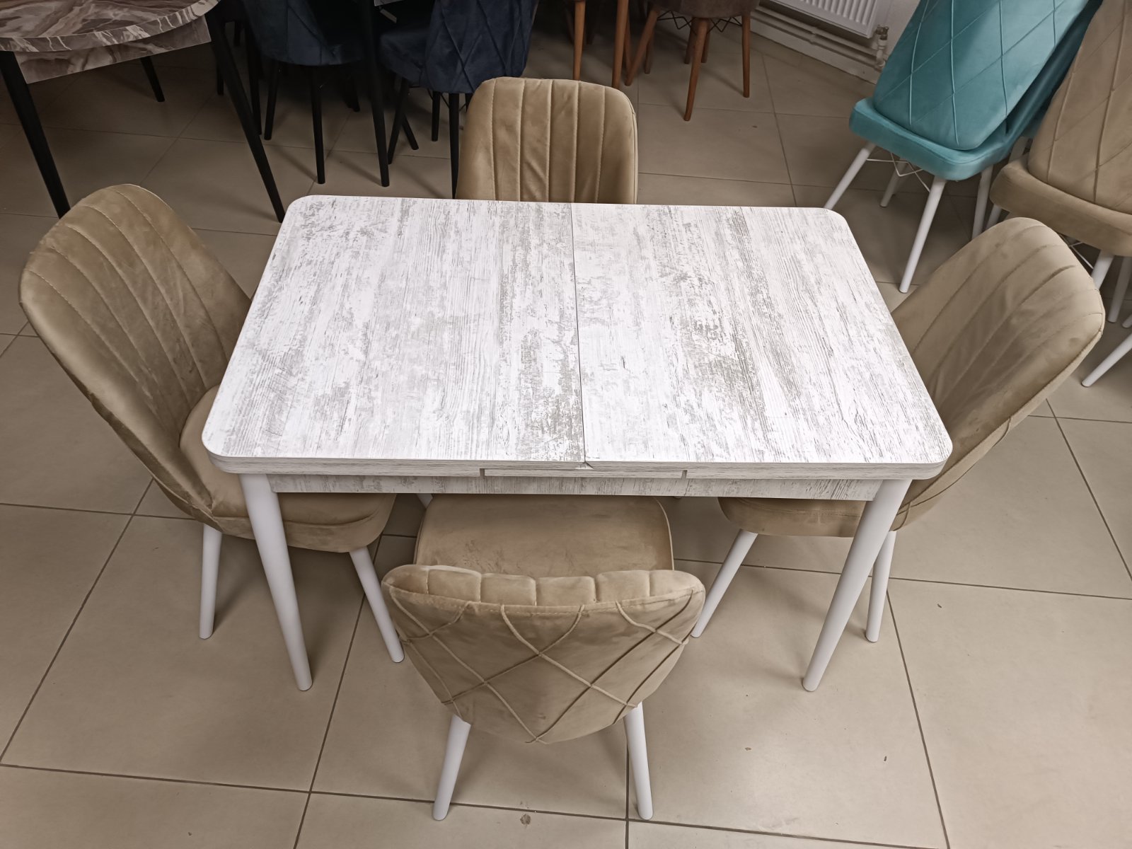 Set de masă ES 228 (4 scaune)